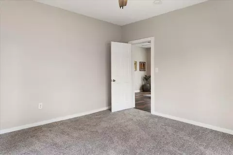 Bedroom - 727 E Dale St, Springfield, MO 65803 photo 2 of 3