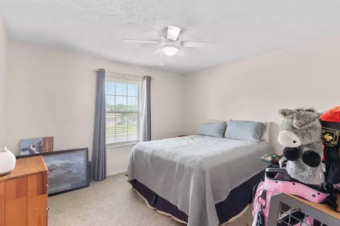 Bedroom - 3172 W Grandview St, Springfield, MO 65803 photo 3 of 4