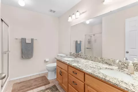 Bath - 3172 W Grandview St, Springfield, MO 65803 photo 1 of 2
