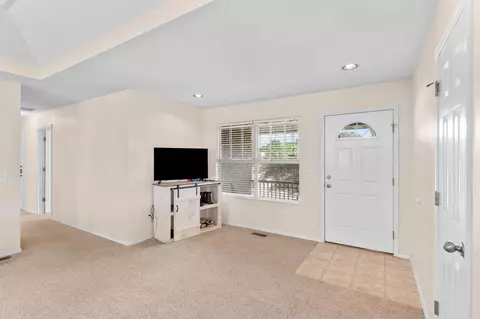 Entry Way - 3172 W Grandview St, Springfield, MO 65803 photo 1 of 1