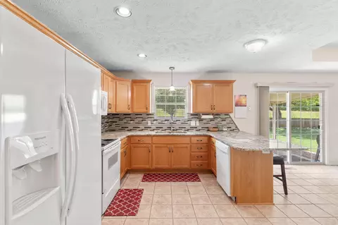 Kitchen - 3172 W Grandview St, Springfield, MO 65803 photo 2 of 2