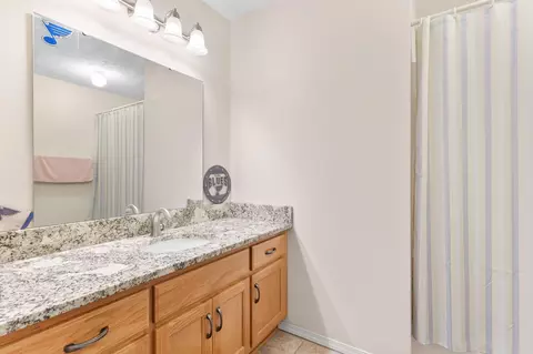 Bath - 3172 W Grandview St, Springfield, MO 65803 photo 2 of 2