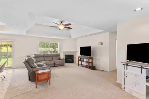 Living - 3172 W Grandview St, Springfield, MO 65803 photo 1 of 2