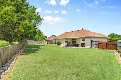 Exterior - 3172 W Grandview St, Springfield, MO 65803 photo 7 of 12