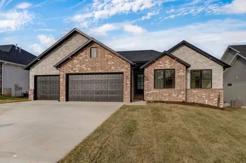 2975 W Marty St, Springfield, MO 65810 photo 1
