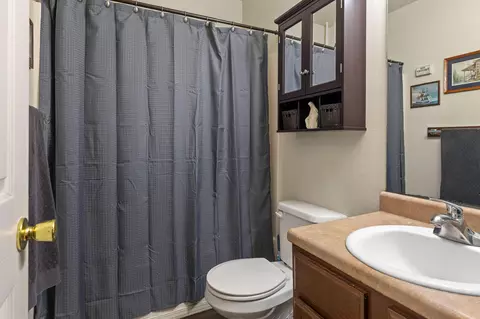 Bath - 268 270 Forest Ln, Branson, MO 65616 photo 3 of 6