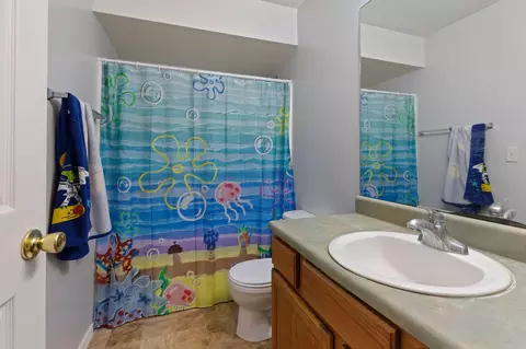 Bath - 269 271 Forest Ln, Branson, MO 65616 photo 3 of 6