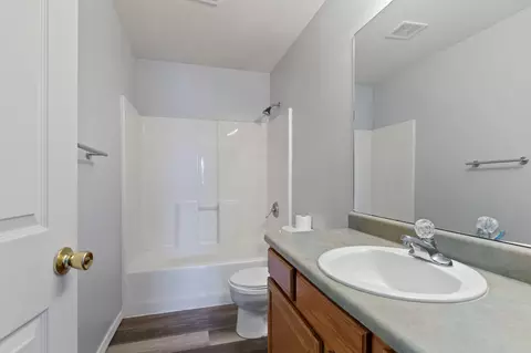 Bath - 269 271 Forest Ln, Branson, MO 65616 photo 1 of 6