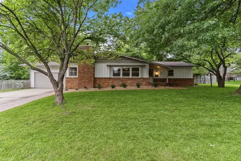 1248 S Fremont Ave, Springfield, MO 65804