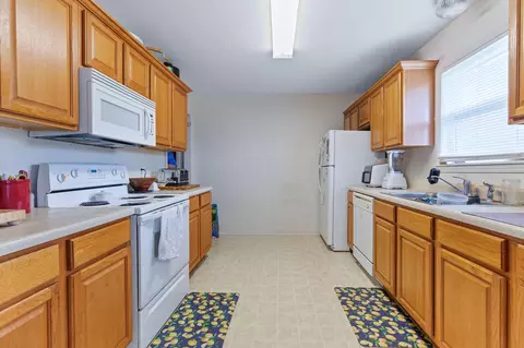 Kitchen - 408 410 Woodland Dr, Branson, MO 65616 photo 1 of 2