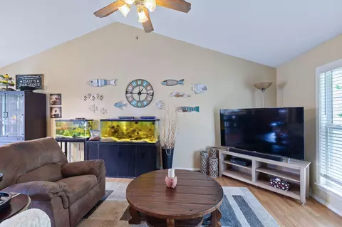 Living - 418 420 Woodland Dr, Branson, MO 65616 photo 3 of 4