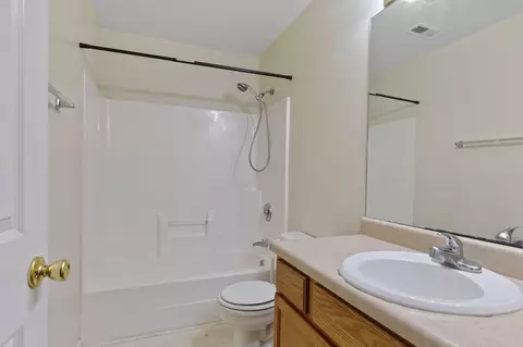 Bath - 418 420 Woodland Dr, Branson, MO 65616 photo 3 of 6