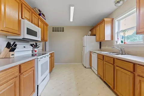 Kitchen - 418 420 Woodland Dr, Branson, MO 65616 photo 1 of 2