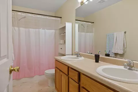 Bath - 418 420 Woodland Dr, Branson, MO 65616 photo 1 of 6