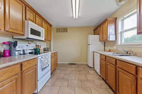 Kitchen - 428 430 Woodland Dr, Branson, MO 65616 photo 1 of 2
