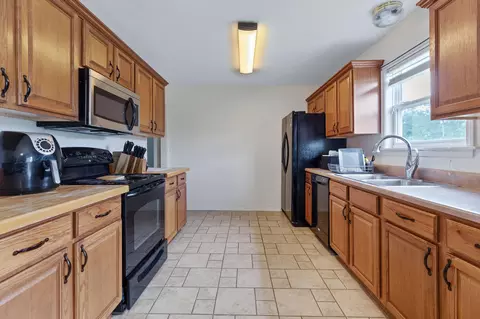 Kitchen - 428 430 Woodland Dr, Branson, MO 65616 photo 2 of 2