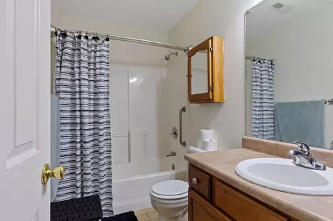 Bath - 428 430 Woodland Dr, Branson, MO 65616 photo 6 of 6