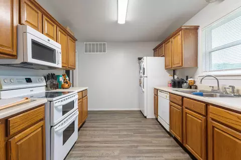 Kitchen - 472 474 Woodland Dr, Branson, MO 65616 photo 1 of 2