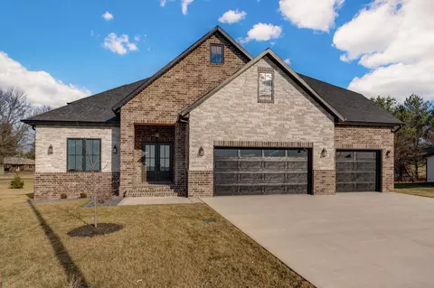 Exterior - 2187 N Silver Charm Ave, Springfield, MO 65802 photo 2 of 10
