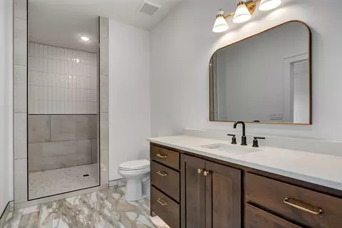 Bath - 2187 N Silver Charm Ave, Springfield, MO 65802 photo 12 of 15
