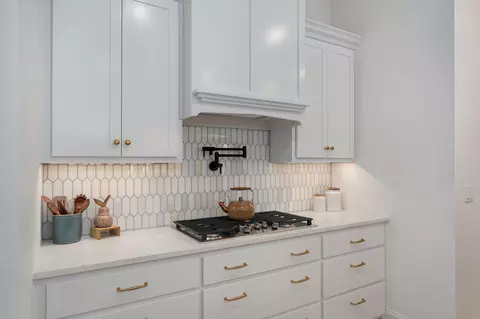 Kitchen - 2187 N Silver Charm Ave, Springfield, MO 65802 photo 3 of 4