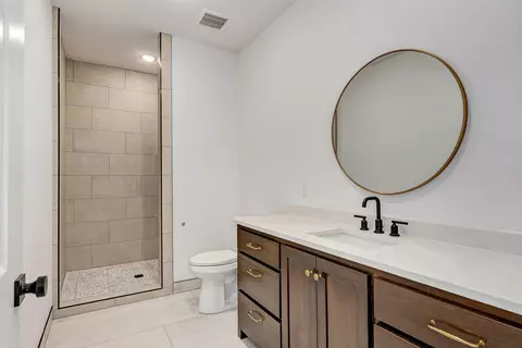 Bath - 2187 N Silver Charm Ave, Springfield, MO 65802 photo 14 of 15