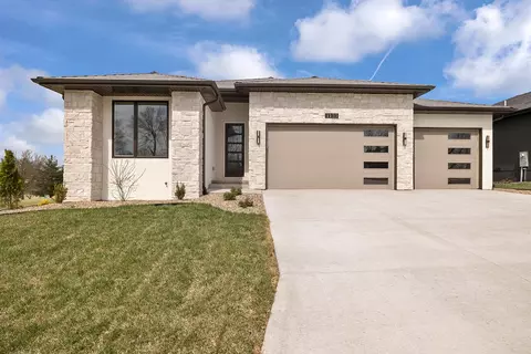 4133 E Vintage Point Dr, Rogersville, MO 65742