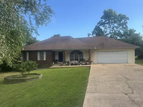 1902 Stein Ave, West Plains, MO 65775