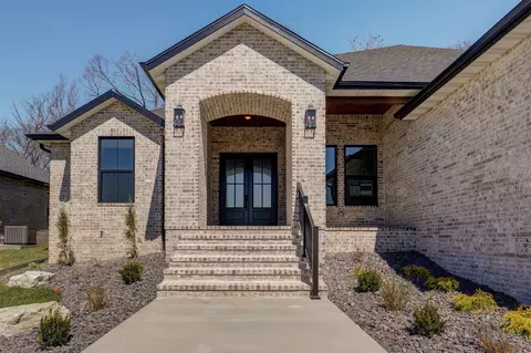 Exterior - 5447 E Wild Horse Dr, Springfield, MO 65802 photo 4 of 12