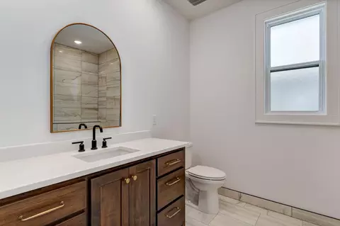 Bath - 5447 E Wild Horse Dr, Springfield, MO 65802 photo 6 of 7