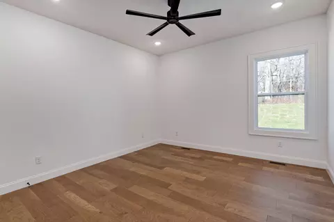Bedroom - 5447 E Wild Horse Dr, Springfield, MO 65802 photo 4 of 4