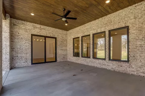 Exterior - 5447 E Wild Horse Dr, Springfield, MO 65802 photo 7 of 12