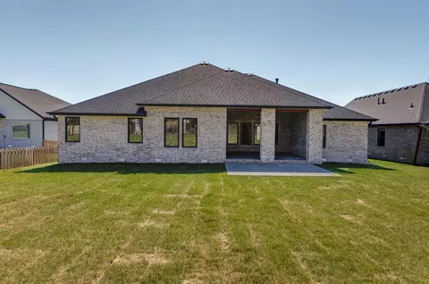 Exterior - 5447 E Wild Horse Dr, Springfield, MO 65802 photo 10 of 12