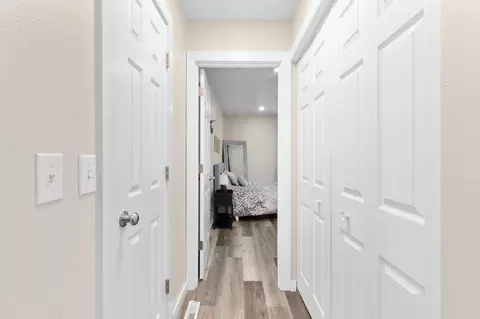 Entry Way - 645 E Livingston St, Springfield, MO 65803 photo 4 of 4