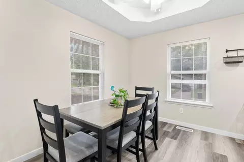 Dining - 645 E Livingston St, Springfield, MO 65803 photo 1 of 1