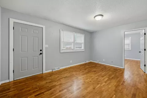 1302 S Estate Ave, Springfield, MO 65804 photo 4