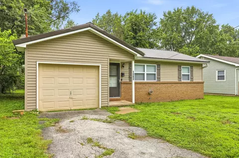 Exterior - 1262 S Estate Ave, Springfield, MO 65804 photo 3 of 5