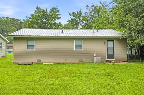 Exterior - 1262 S Estate Ave, Springfield, MO 65804 photo 4 of 5