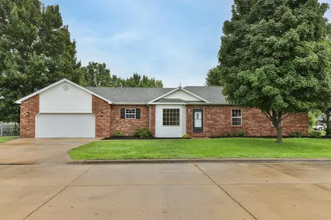 2790 S Grant Ave, Bolivar, MO 65613