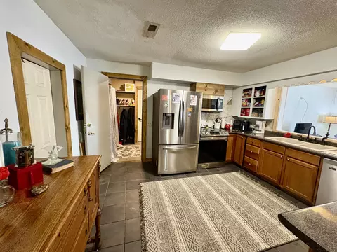 Kitchen - 111 W Lee St, Aurora, MO 65605 photo 2 of 3