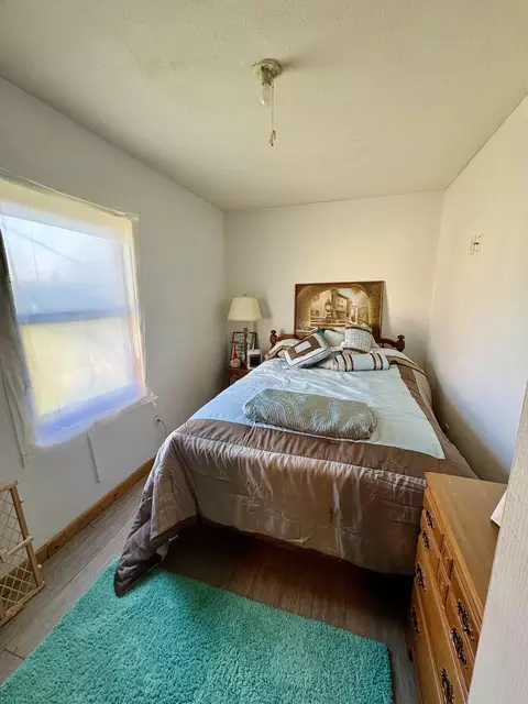 Bedroom - 111 W Lee St, Aurora, MO 65605 photo 4 of 5