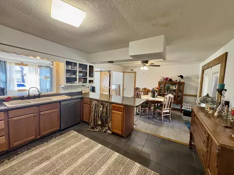 Kitchen - 111 W Lee St, Aurora, MO 65605 photo 3 of 3