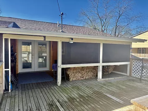 Exterior - 111 W Lee St, Aurora, MO 65605 photo 11 of 13