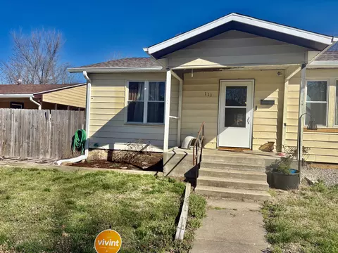 Exterior - 111 W Lee St, Aurora, MO 65605 photo 4 of 13