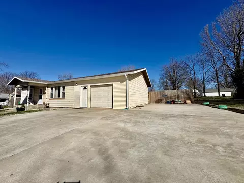 Other - 111 W Lee St, Aurora, MO 65605 photo 1 of 4