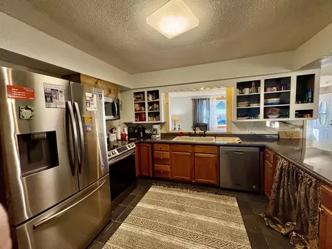 Kitchen - 111 W Lee St, Aurora, MO 65605 photo 1 of 3