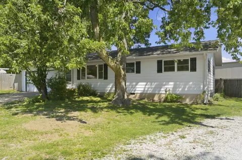 Exterior - 2317 N Bess Pl, Springfield, MO 65803 photo 2 of 7