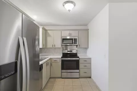 Kitchen - 2317 N Bess Pl, Springfield, MO 65803 photo 1 of 3