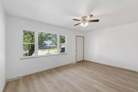 Living - 2317 N Bess Pl, Springfield, MO 65803 photo 2 of 4