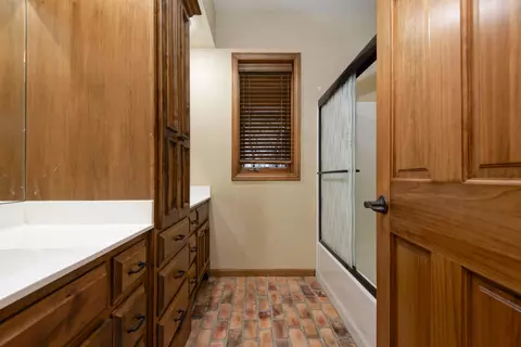 Bath - 6116 S Danforth Ave, Springfield, MO 65804 photo 5 of 5